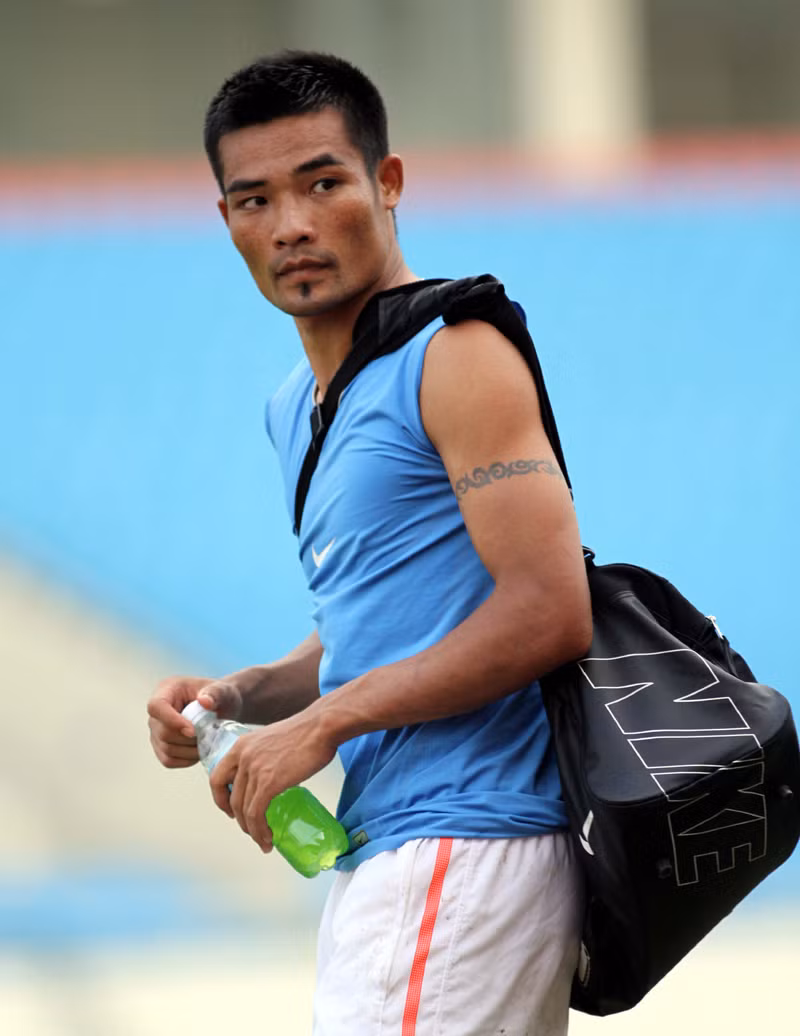 Đình Luật.