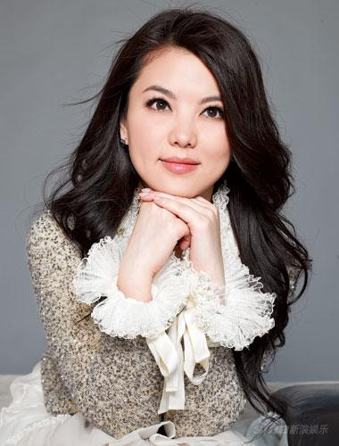 8. Lý Tương MC kiêm diễn viên nổi tiếng Lý Tương sinh ngày 10/2/1976, cô được biết đến nhiều nhất với vai diễn trong bộ phim "Thái Bình Công Chúa Bí Sử".