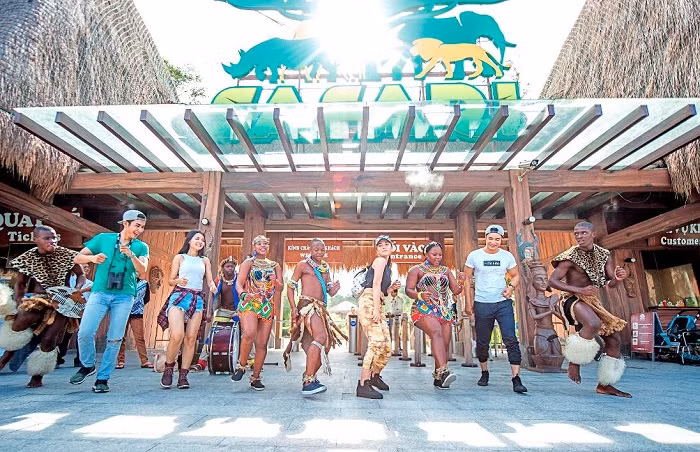 Khám phá khu rừng bảo tồn động vật đầu tiên và duy nhất Vinpearl Safari.