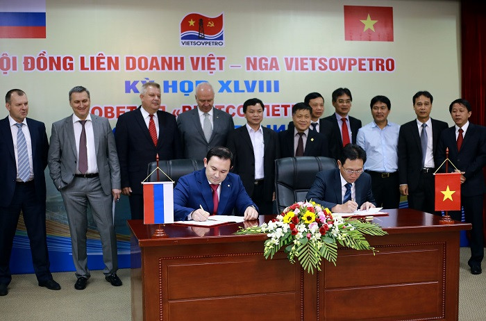 Các bên đã tiến hành ký văn kiện Kỳ họp Hội đồng Vietsovpetro lần thứ 48.