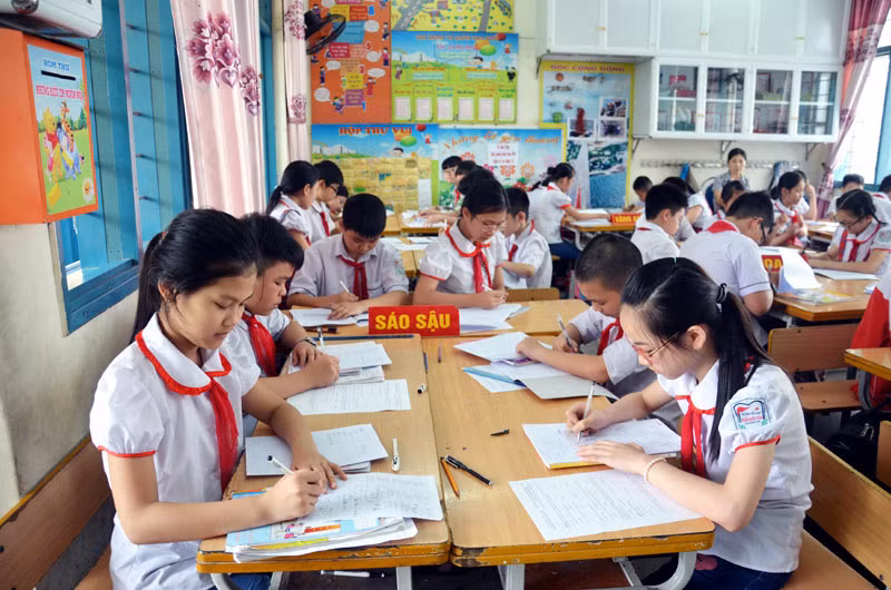 Vào lớp 6 con chúng tôi phải học thêm tối ngày ​ ảnh 2