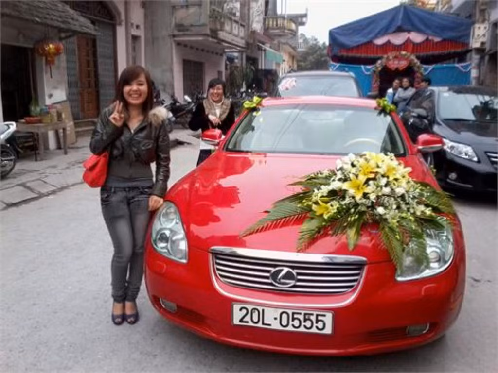 bạn ấy là người rất vui vẻ, hòa đồng , hãy bình chọn cho bạn ấy nhé.