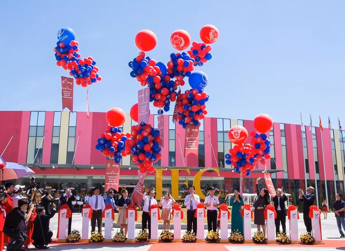 Thành phố giáo dục quốc tế lớn nhất miền Trung chính thức đưa vào hoạt động. Thành phố giáo dục quốc tế lớn nhất miền Trung chính thức đưa vào hoạt động.