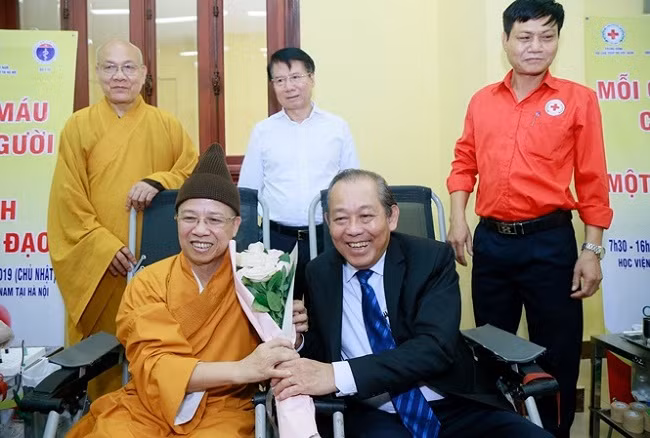 "Ngày hội Hiến máu cứu người - Hành Bồ Tát đạo" sẽ khởi đầu cho một hành trình nhân ái được tổ chức thường xuyên với tinh thần noi gương Đức Phật - Cứu một mạng người phúc đẳng hà sa. Ảnh VGP/Lê Sơn "Ngày hội Hiến máu cứu người - Hành Bồ Tát đạo" sẽ khởi đầu cho một hành trình nhân ái được tổ chức thường xuyên với tinh thần noi gương Đức Phật - Cứu một mạng người phúc đẳng hà sa. Ảnh VGP/Lê Sơn