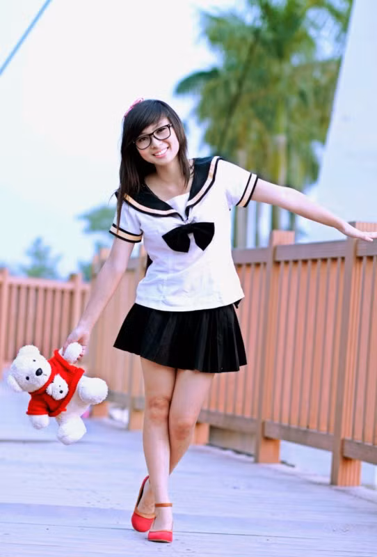 Dù mới chỉ gia nhập thế giới mẫu ảnh cách đây gần một năm nhưng Hương Zinnie rất biết cách tạo hình, ăn ảnh và diễn xuất khá tốt trước ống kính. <<MIDU ĐẸP TINH KHÔI GIỮA PHỐ SÀI GÒN <<HOTGIRL THANH THỦY ƯỚC MƠ LÀM CÔ GIÁO <<NÉT HỒN NHIÊN TINH NGHỊCH CỦA NỮ DIỄN VIÊN NHÍ HÀ ANH <<Á KHÔI CĐ TÀI CHÍNH - HẢI QUAN ĐẸP LÃNG MẠN TRONG SẮC TÍM <<HOT GIRL CẨM TÚ ĐẸP LÃNG MẠN TRONG SẮC MÀU HOA CỎ Dù mới chỉ gia nhập thế giới mẫu ảnh cách đây gần một năm nhưng Hương Zinnie rất biết cách tạo hình, ăn ảnh và diễn xuất khá tốt trước ống kính. <<MIDU ĐẸP TINH KHÔI GIỮA PHỐ SÀI GÒN <<HOTGIRL THANH THỦY ƯỚC MƠ LÀM CÔ GIÁO <<NÉT HỒN NHIÊN TINH NGHỊCH CỦA NỮ DIỄN VIÊN NHÍ HÀ ANH <<Á KHÔI CĐ TÀI CHÍNH - HẢI QUAN ĐẸP LÃNG MẠN TRONG SẮC TÍM <<HOT GIRL CẨM TÚ ĐẸP LÃNG MẠN TRONG SẮC MÀU HOA CỎ