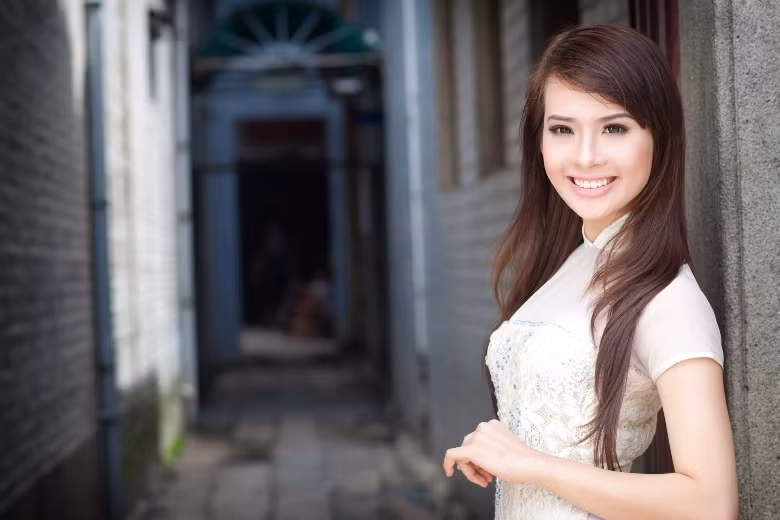 Sở hữu một vẻ đẹp trời ban, Ánh Tuyết hiện là gương mặt nổi bật và nhận được khá nhiều lời mời chụp hình, Model, shop Áo cưới.v.v.. >>MIDU KHOE VẺ ĐẸP GỢI CẢM GIỮA SÀI GÒN HOA LỆ >>NHỮNG NỮ SINH DIỆN ÁO DÀI ĐẸP HƠN HOA HẬU MAI PHƯƠNG THÚY (P33) <<Á KHÔI CĐ TÀI CHÍNH - HẢI QUAN ĐẸP LÃNG MẠN TRONG SẮC TÍM <<Á KHÔI SARAH TUYẾT VAI TRẦN GỢI CẢM <<NỤ CƯỜI THIÊN THẦN CỦA THIẾU NỮ CẨM VÂN <<HOTGIRL HỌC VIỆN BÁO CHÍ ĐẸP RẠNG NGỜI TRONG SẮC THU