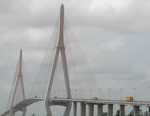 Cầu Cần Thơ là cầu dây văng dài nhất Đông Nam Á nối hai bờ sông Hậu được khánh thành hơn hai năm trước. Ảnh: Thiên Phước. Cầu Cần Thơ là cầu dây văng dài nhất Đông Nam Á nối hai bờ sông Hậu được khánh thành hơn hai năm trước. Ảnh: Thiên Phước.