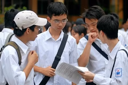 Rất nhiều người đã lên tiếng phản đối chính sách thu học phí chất lượng cao của Hà nội. Ảnh minh họa, nguồn internet.