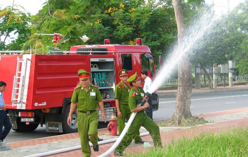 Nhiều ĐB Quốc hội cho rằng không cần thiết thành lập Sở PCCC ở các tỉnh, thành phố mà nên giao cho công an.