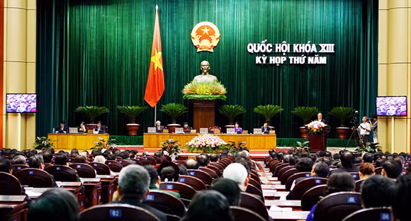 Ủy ban TVQH đề nghị Quốc hội xem xét thông qua dự thảo Luật đất đai (sửa đổi) sau khi thông qua dự thảo sửa đổi Hiến pháp 1992.