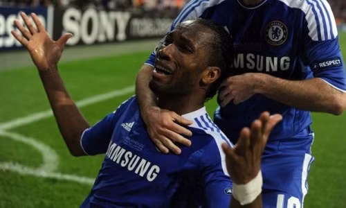 Tổng hợp một số hình ảnh hài hước của Drogba.