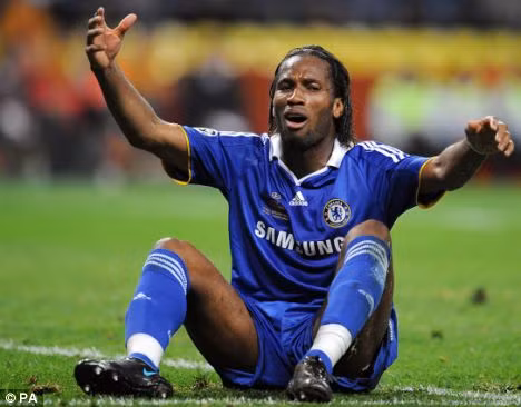 Tổng hợp một số hình ảnh hài hước của Drogba.