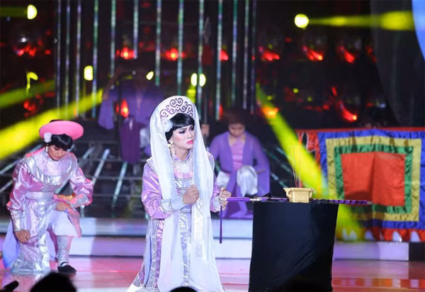 Hoài Lâm hóa cố nghệ sĩ cải lương Thanh Nga xuất sắc giành Quán quân Gương mặt thân quen