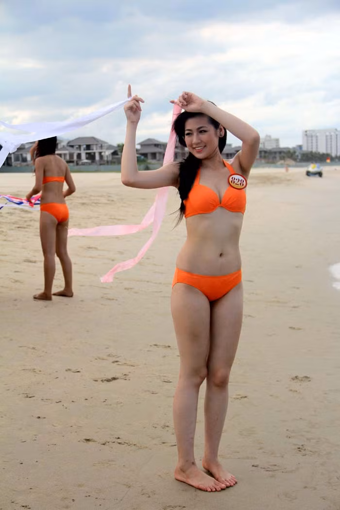 Thí sinh Dương Tú Anh. Thí sinh Dương Tú Anh.