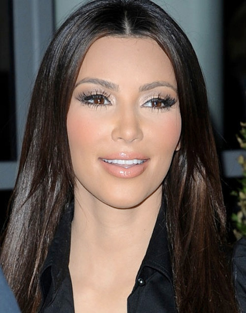 Gương mặt của Kim Kardashian cũng là một "thành quả" của botox.