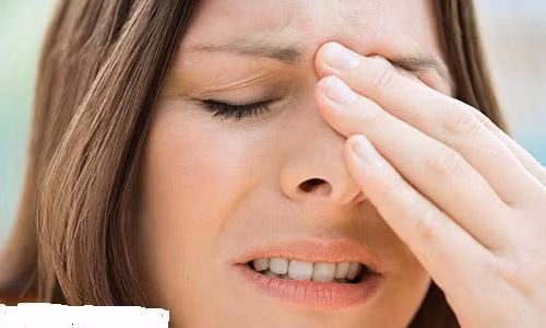 Thứ tám là mũi: Sở hữu một chiếc mũi xinh xắn cũng có thời kỳ mà thôi, đó là khi bạn ở độ tuổi 20-45. Ngoài 45 tuổi, mũi của bạn bắt đầu "xuống cấp" và chức năng hít thở không còn tốt như xưa nên bạn có thể dễ gặp các bệnh về đường hô hấp.