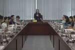 Bà Hoàng Thị Hạnh, Thứ trưởng, Phó Chủ nhiệm Ủy ban Dân tộc chia sẻ thông tin tại buổi họp báo. Ảnh: Ngọc Trang