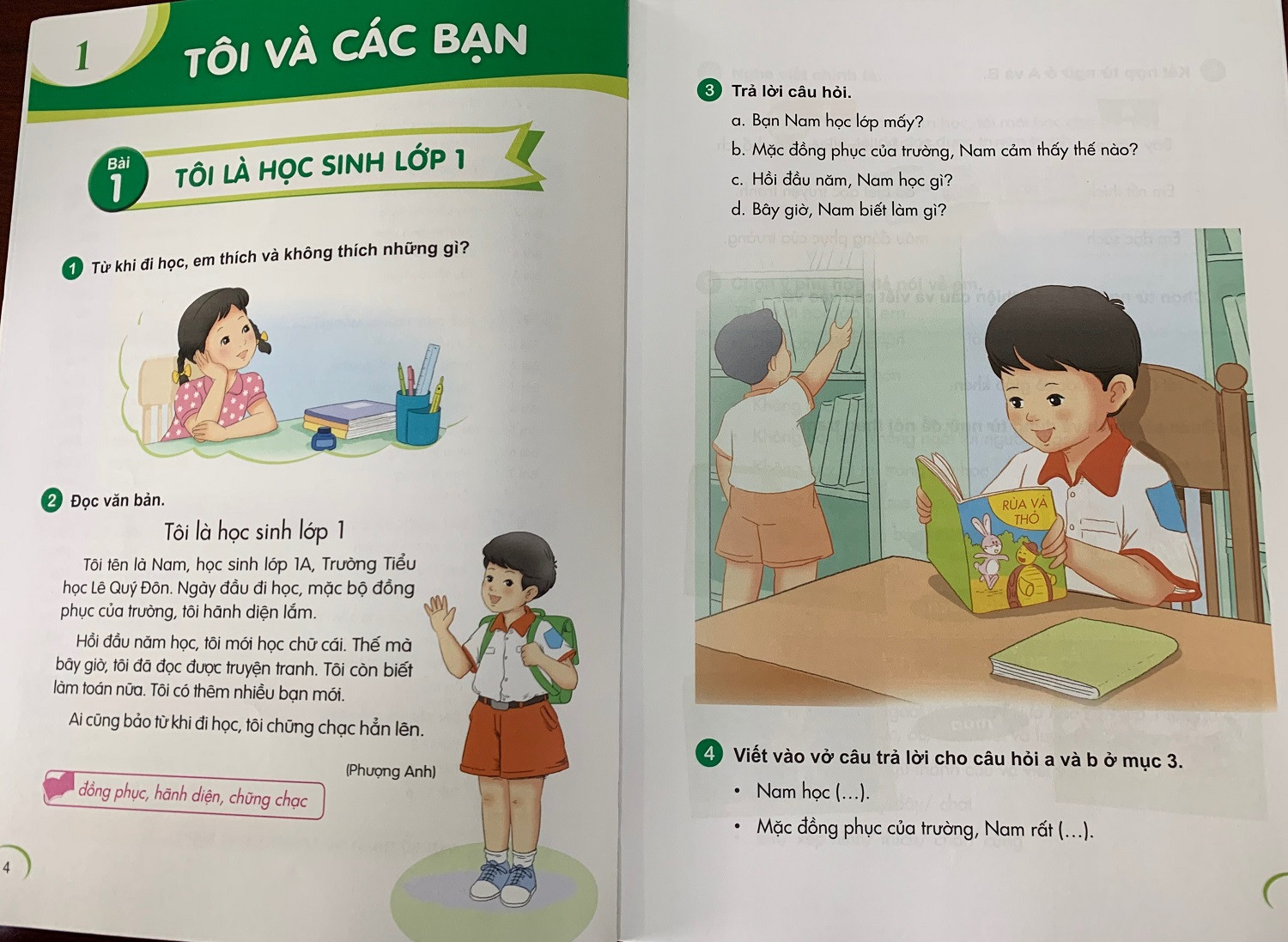 Theo Thông tư hướng dẫn việc lựa chọn sách giáo khoa trong các cơ sở giáo dục phổ thông, hội đồng chọn sách giáo khoa sẽ do người đứng đầu cơ sở giáo dục phổ thông thành lập. (Ảnh: Thùy Linh)
