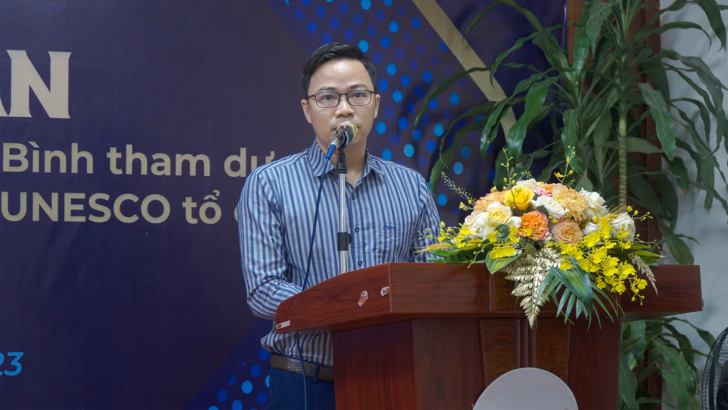 Ông Bùi Ngọc Thiệu - Phó Tổng giám đốc HVN Travel - doanh nghiệp đối tác của Trường Đại học Hòa Bình gửi lời chúc mừng và động viên đoàn sinh viên dự thi của nhà trường Ông Bùi Ngọc Thiệu - Phó Tổng giám đốc HVN Travel - doanh nghiệp đối tác của Trường Đại học Hòa Bình gửi lời chúc mừng và động viên đoàn sinh viên dự thi của nhà trường