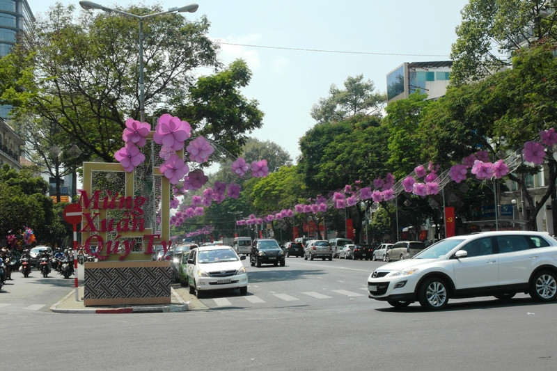 Đầu đường Lê Lợi (Quận 1) thưa thớt người qua lại.