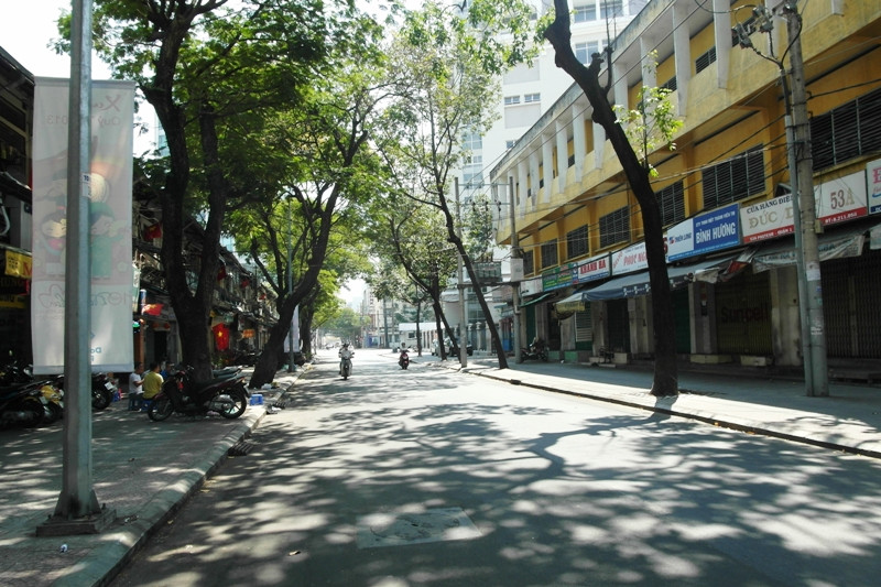 Đường Paster (khu vực quận 1) dường như dài hơn mọi ngày.....
