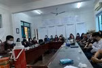 Ban giám hiệu và các thầy cô giáo trường Lương Thế Vinh họp bàn giải pháp tổ chức các hoạt động giáo dục qua internet để giúp học sinh không bị gián đoạn việc học, nhất là các em cuối cấp, khi nghỉ phòng dịch Covid-19. Ảnh do nhà trường cung cấp. Ban giám hiệu và các thầy cô giáo trường Lương Thế Vinh họp bàn giải pháp tổ chức các hoạt động giáo dục qua internet để giúp học sinh không bị gián đoạn việc học, nhất là các em cuối cấp, khi nghỉ phòng dịch Covid-19. Ảnh do nhà trường cung cấp.