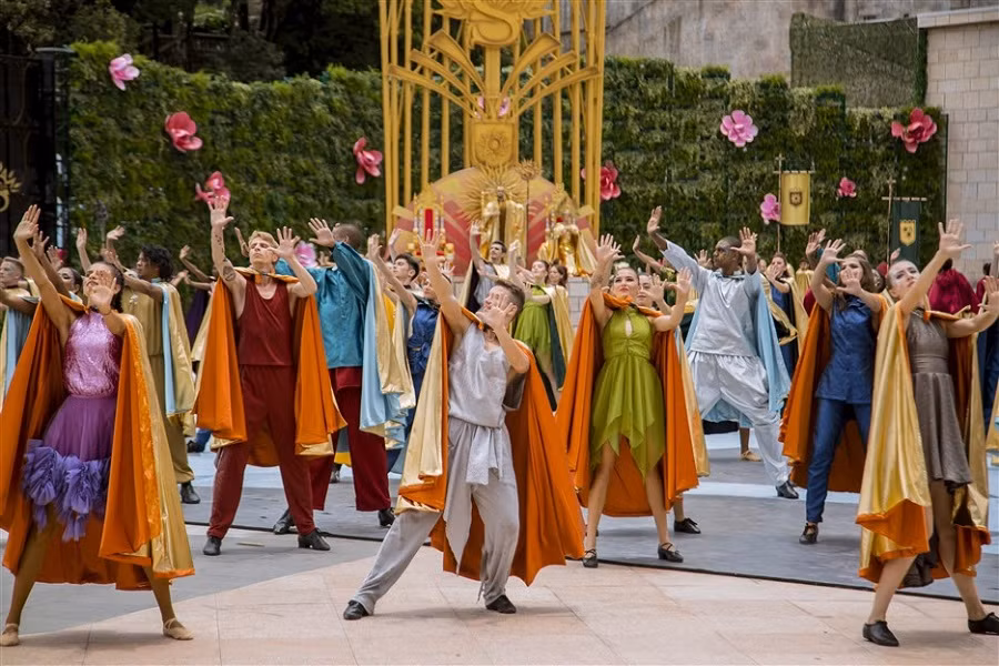 Lễ hội được tổ chức ở Sun World Ba Na Hills thu hút đông đảo người theo dõi. Lễ hội được tổ chức ở Sun World Ba Na Hills thu hút đông đảo người theo dõi.