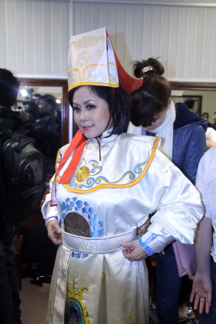 Minh Hằng vào vai Táo Văn thể. Minh Hằng vào vai Táo Văn thể.
