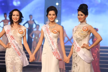 Giây phút chờ đợi xướng tên Hoa hậu Việt Nam 201. Giây phút chờ đợi xướng tên Hoa hậu Việt Nam 201.
