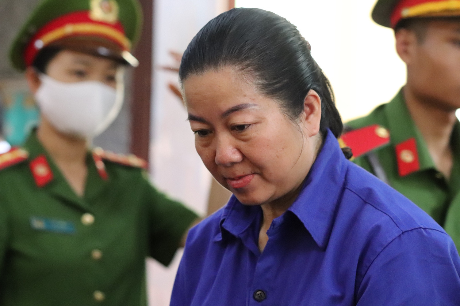 Bị cáo Cầm Thị Bun Sọn bị đề nghị cho cả 2 tội Nhận hối lộ và tội Lợi dụng chức vụ và quyền hạn trong thi hành công vụ tổng hợp 9-11 năm tù. . Ảnh: Vũ Phương.