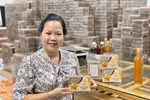 Nhận thức phải làm nông nghiệp bài bản, người phụ nữ làm giàu từ nghề nuôi ong