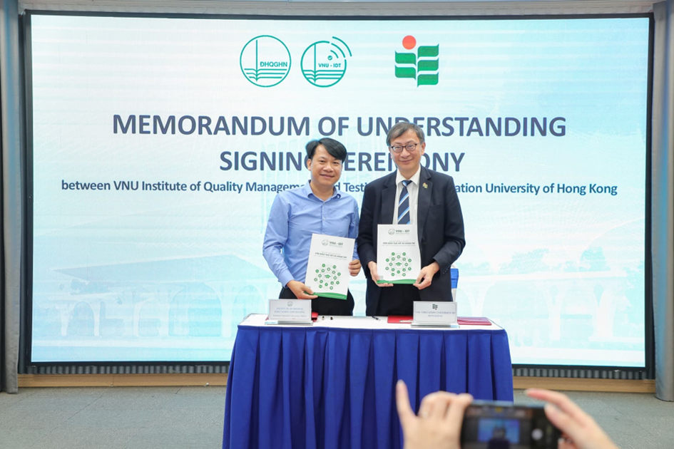 Viện Đào tạo số và Khảo thí, Đại học Quốc gia Hà Nội và Đại học Giáo dục Hồng Kông ký kết hợp tác, tạo nền tảng thúc đẩy nghiên cứu, đào tạo, trao đổi chuyên môn và chia sẻ tri thức trong lĩnh vực đào tạo số và khảo thí.