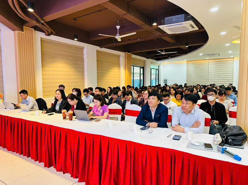 Toàn cảnh chương trình tập huấn.