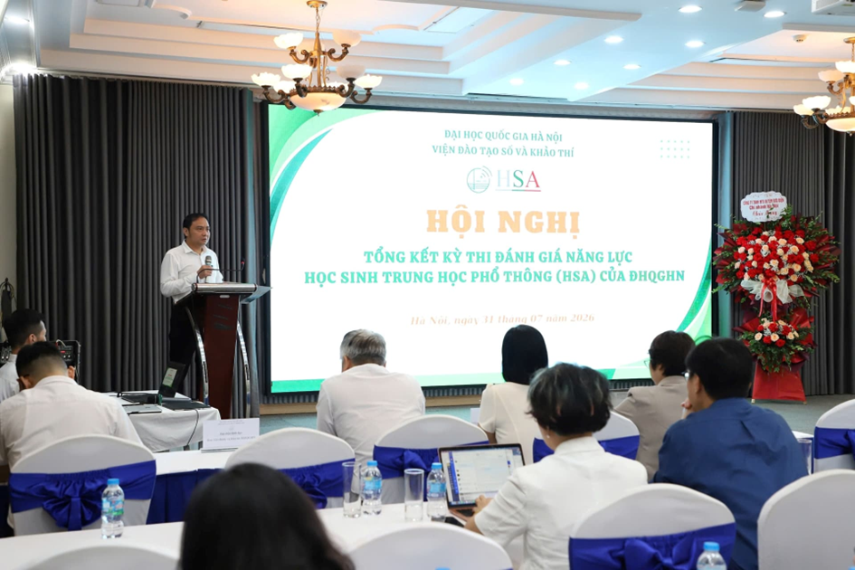 Phó Giáo sư, Tiến sĩ Đào Thanh Trường, Phó Giám đốc Đại học Quốc gia Hà Nội.