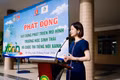 TS. Lê Thái Hà - Giám đốc Điều hành Quỹ Vì tương lai xanh - giới thiệu về cuộc thi Tiếng nói Xanh mùa 4 tại với học sinh tại Trường THPT Nguyễn Văn Thoại, Đà Nẵng. (Ảnh: BTC).