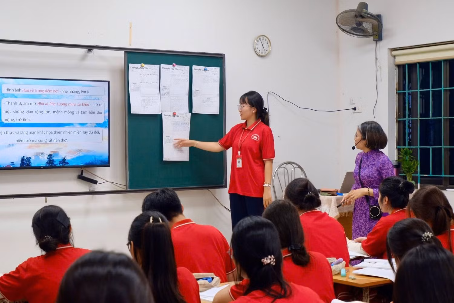 Học sinh Trường Trung học phổ thông An Dương Vương (Hà Nội) trong một tiết học. Ảnh: FBNT