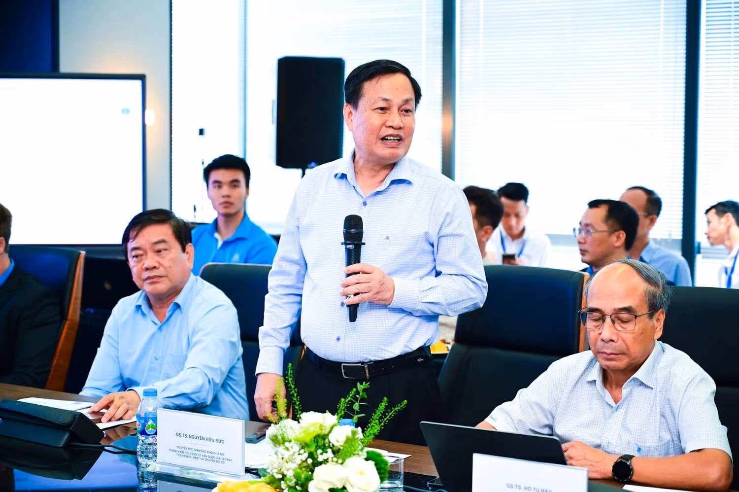 Giáo sư, Tiến sĩ Nguyễn Hữu Đức - Đại học Quốc gia Hà Nội chia sẻ tại tọa đàm.