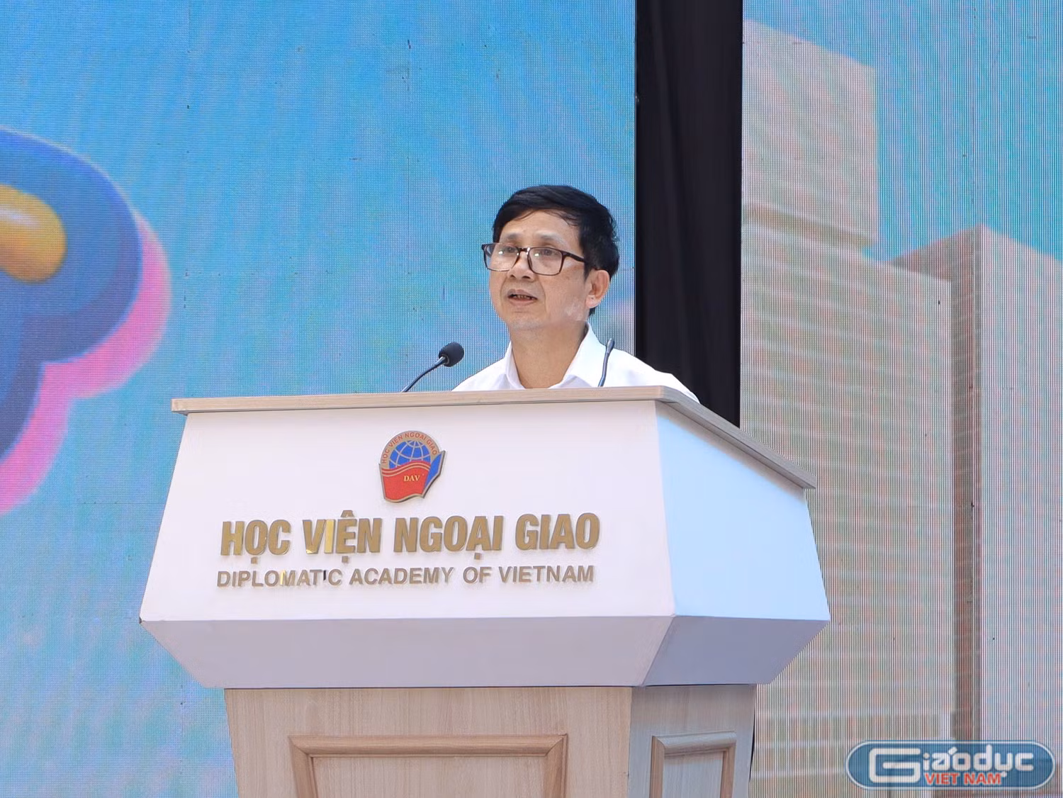 gdvn-thay-hanh.jpg