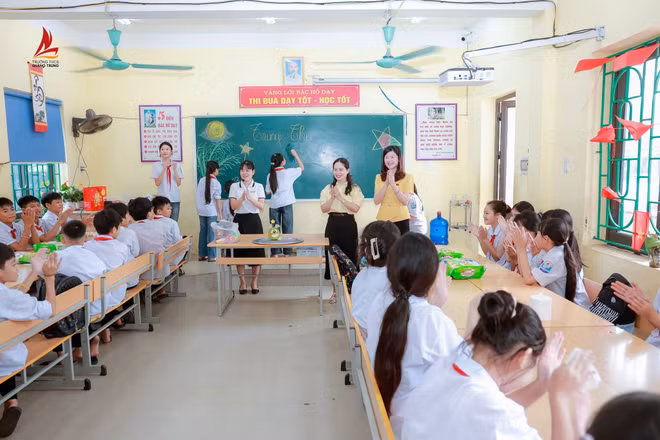 Quản trị trường học sau sắp xếp: Hiệu trưởng nêu giải pháp để giảm hồ sơ, hội họp không cần thiết